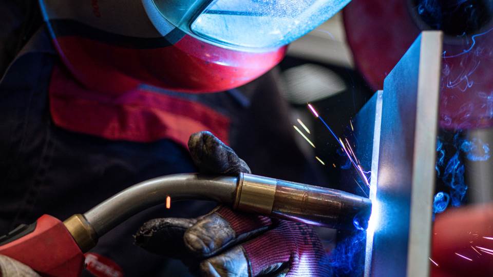 Fronius Transteel carrying out a vertical up WPS weld