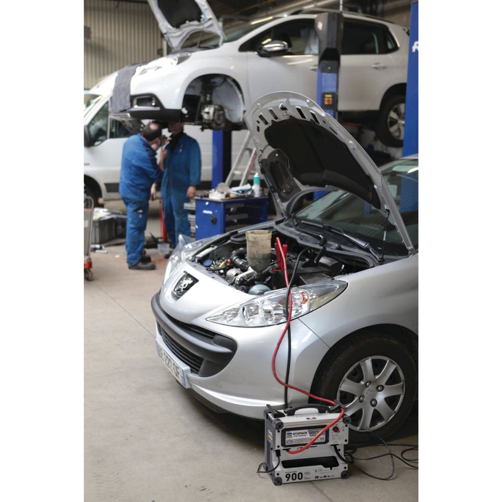 GYSPACK 900 provides instant starting power for cars, camper vans and vans