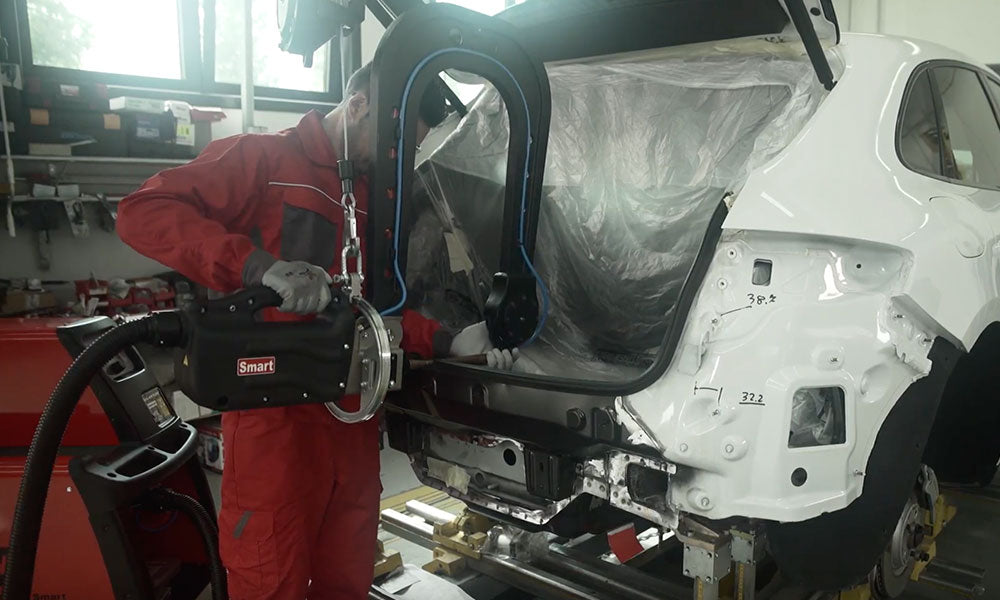 Telwin Smart Inverter welding a rear panel