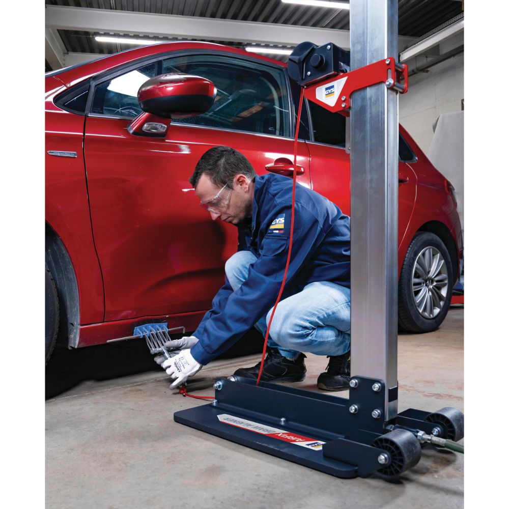 GYS AIRFIX DRAW ALIGNER-Pulling a sill section on a car